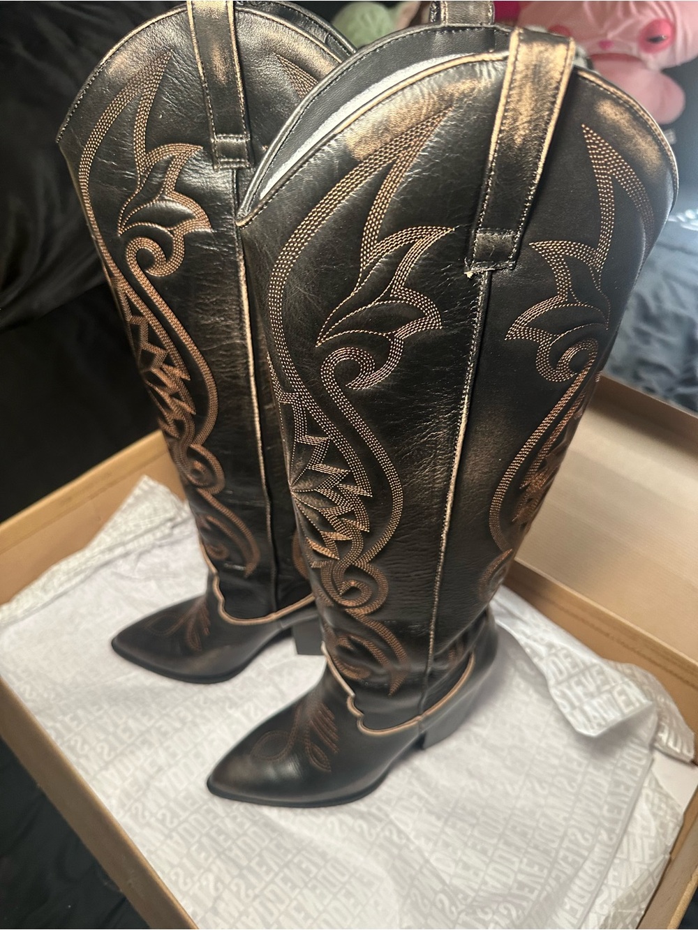 Steve Madden Lasso Distressed Boots Size 7 - Picture 2 of 5